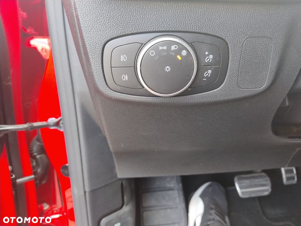 Ford Focus 1.5 EcoBoost ST-Line X - 12