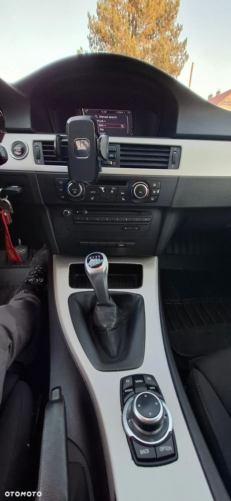 BMW Seria 3 318d - 24