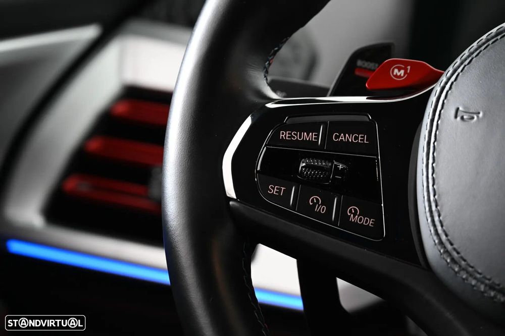 BMW XM Label Red - 36