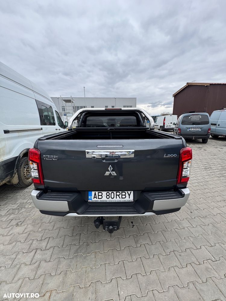 Mitsubishi L200 Double Cab 2.2 DI-D M/T Invite - 16