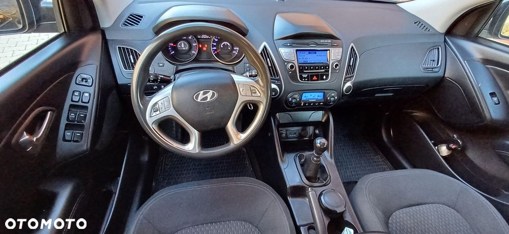 Hyundai ix35 1.7 CRDi 2WD blue Finale Silver - 16