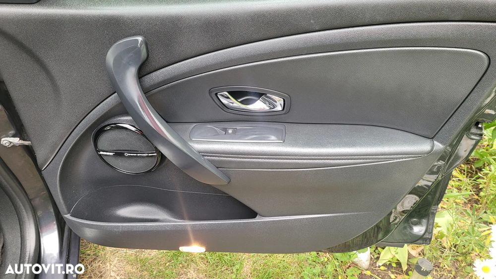 Renault Megane ENERGY dCi 110 Start & Stop Bose Edition - 13