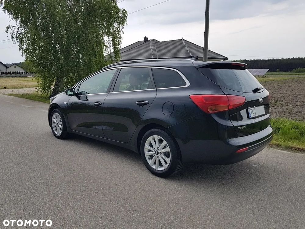 Kia Ceed 1.6 CRDi 136 ISG Dream-Team Edition - 13