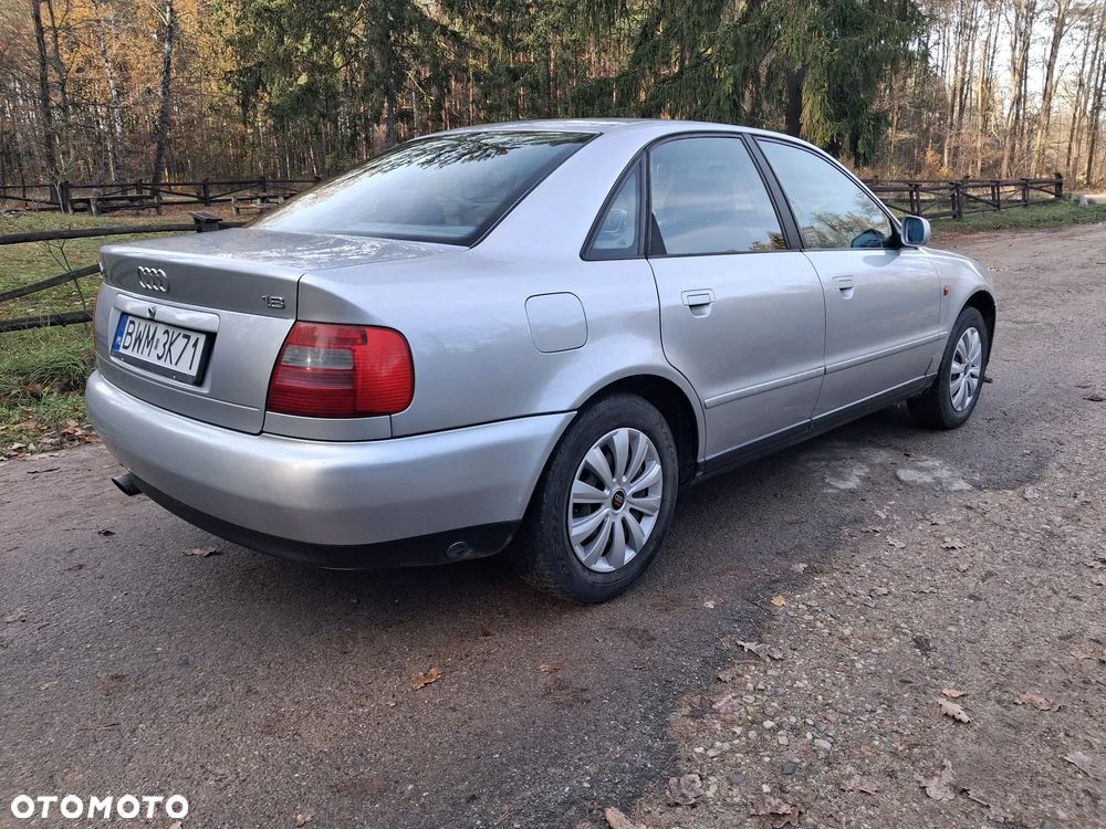 Audi A4 Limousine 1.8 - 4