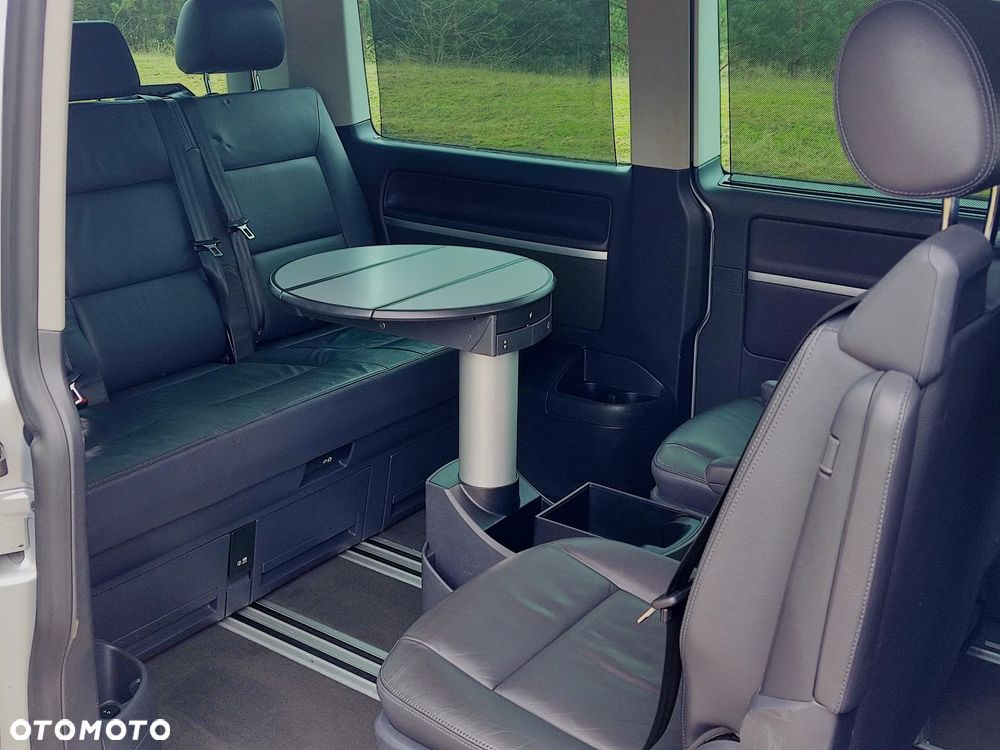 Volkswagen Multivan - 15