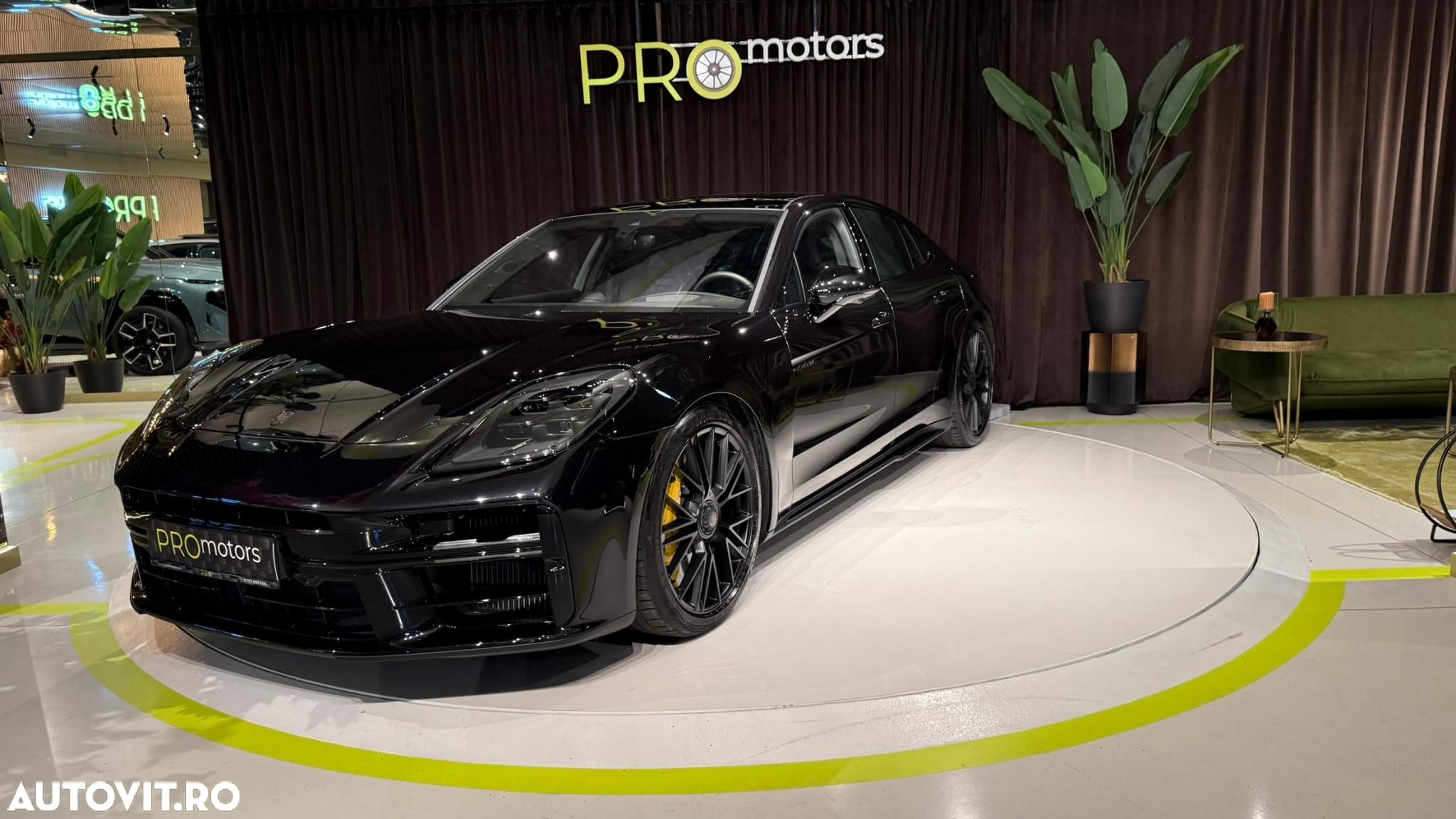 Porsche Panamera - 8