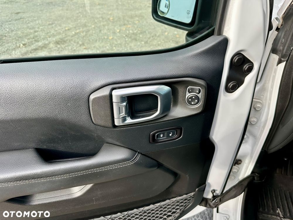 Jeep Wrangler Unlimited GME 2.0 Turbo Sahara - 12