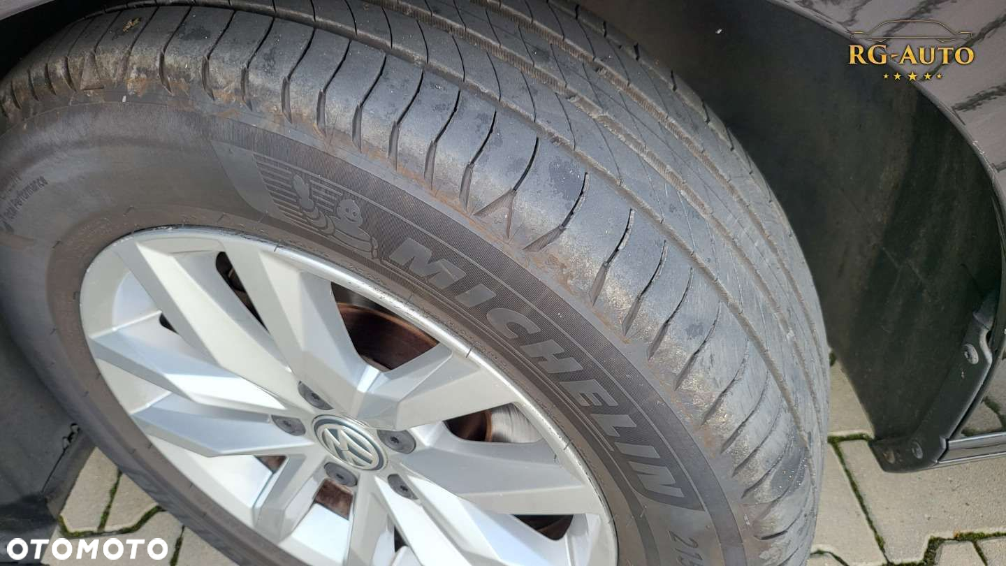 Volkswagen Passat - 20