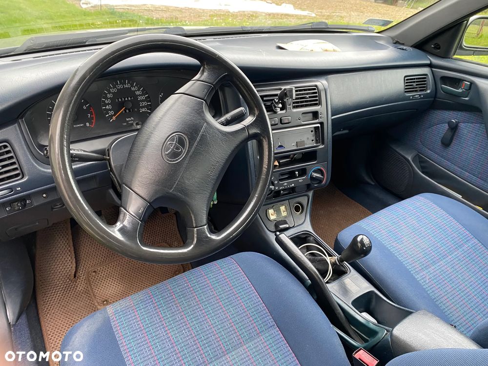 Toyota Carina - 9