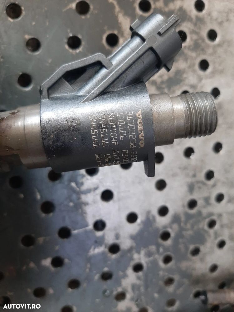 injector 0445116046 2.0 d  volvo s60 ll s80 ll v60 l xc60 xc 70  31303238 - 2