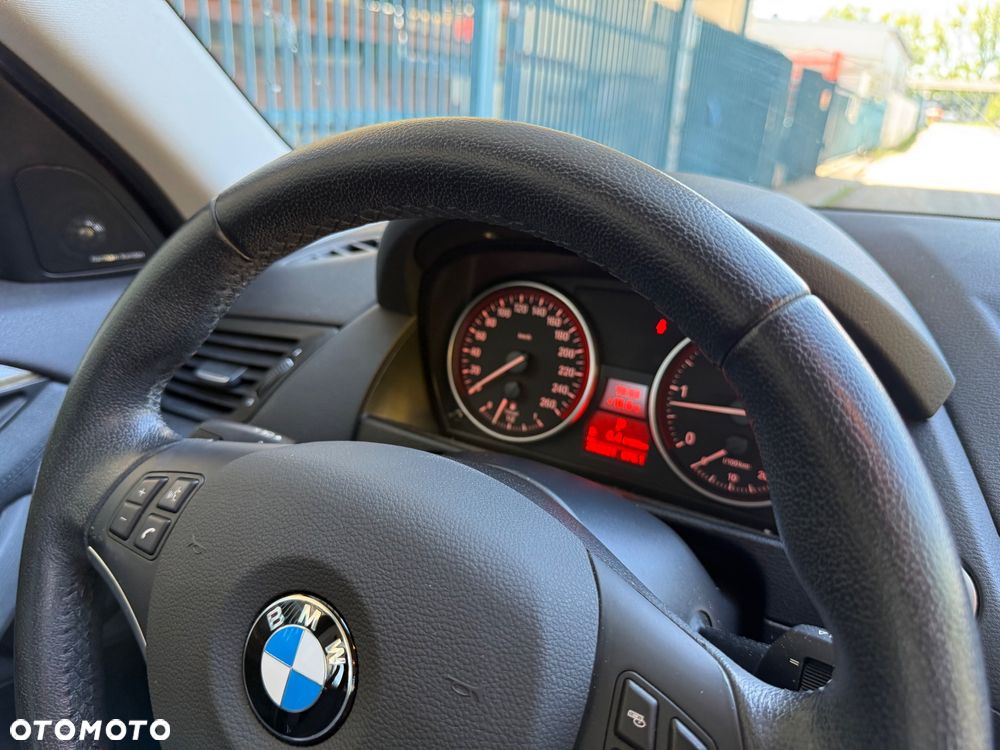 BMW X1 sDrive20d - 33