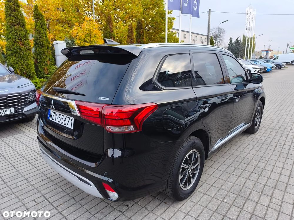 Mitsubishi Outlander 2.4 4WD - 6