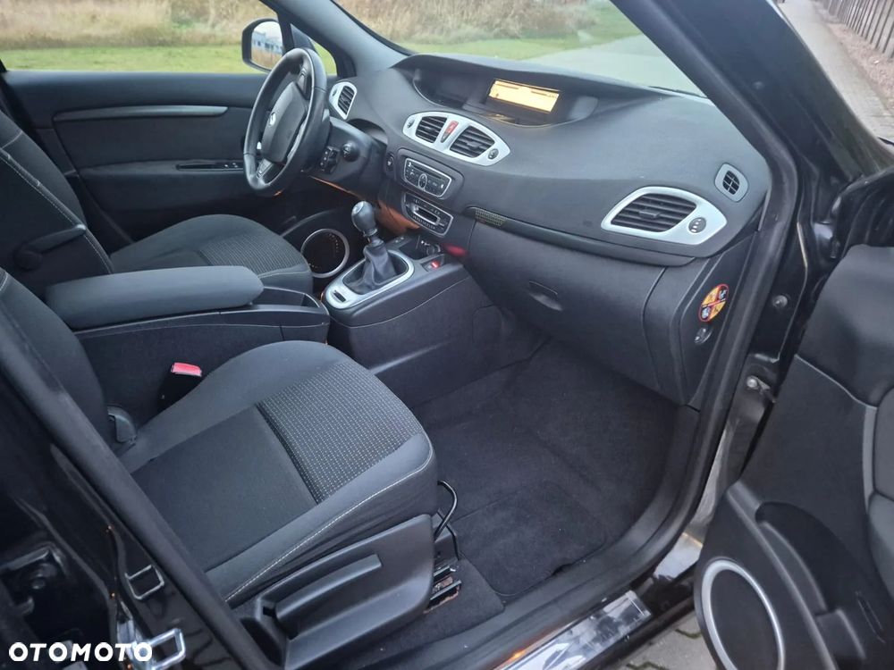 Renault Grand Scenic - 27