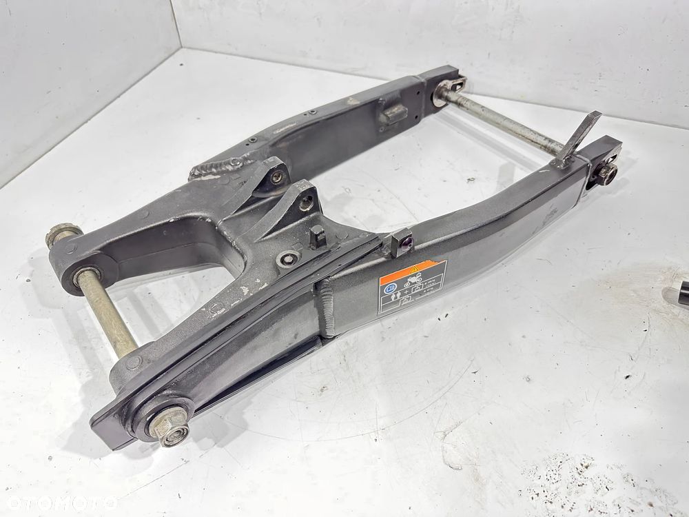 Wahacz tył Honda Hornet PC41 - 5