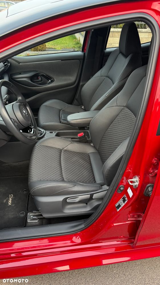 Toyota Yaris Hybrid 1.5 Executive - 11