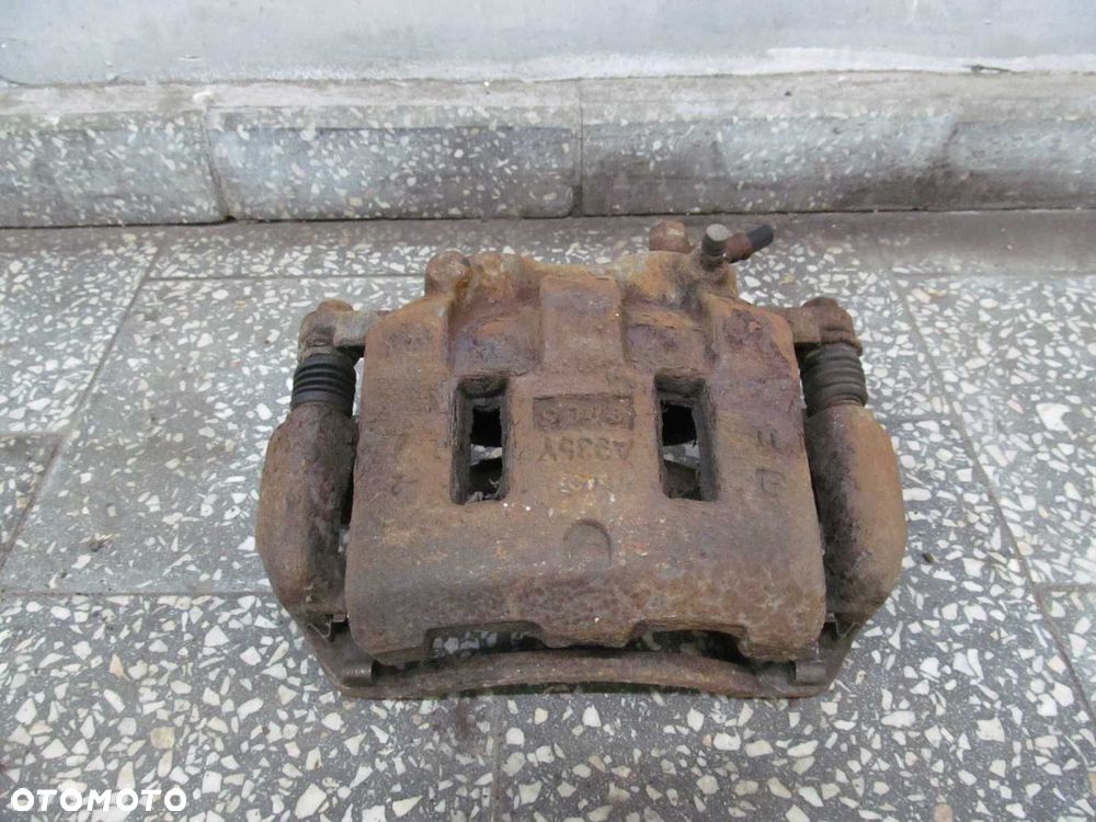 ISUZU N35 N GRAFTER NPR L ZACISK HAMULCOWY PRZOD PRAWY 07-18 - 1