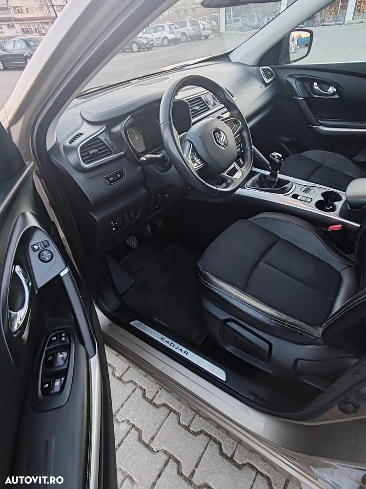 Ford Kuga 2.0 TDCi 2x4 Titanium - 16