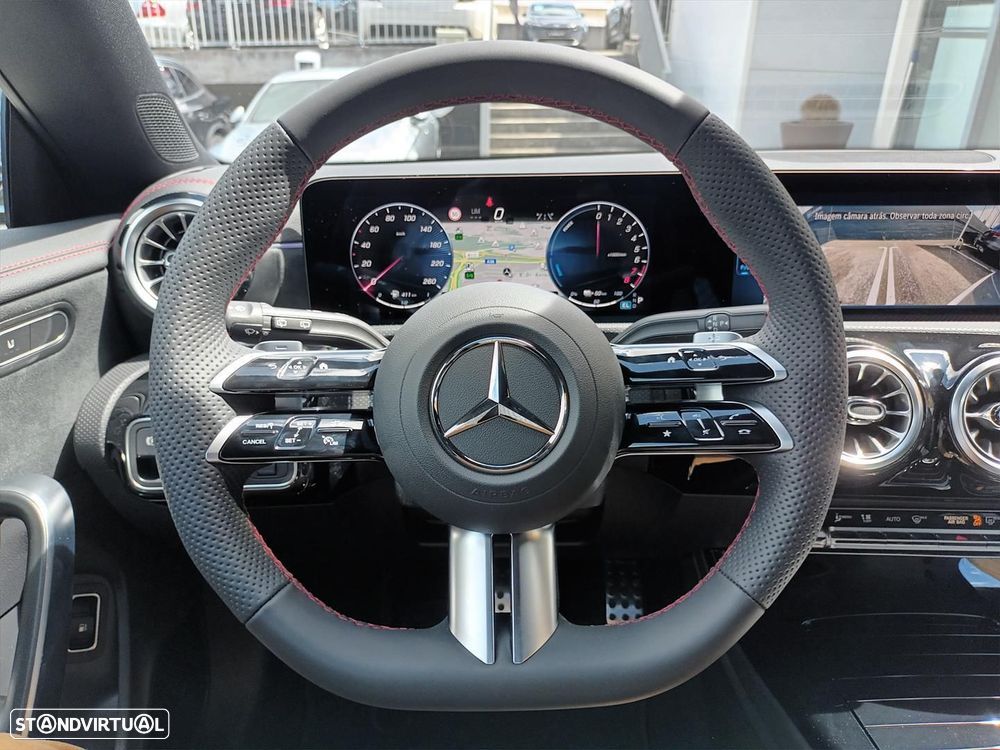 Mercedes-Benz CLA 250 e Shooting Brake AMG Line - 22