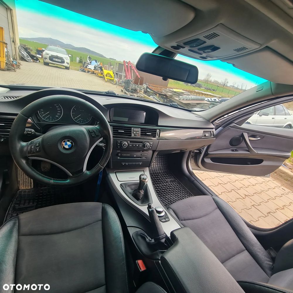 BMW Seria 3 320i - 10