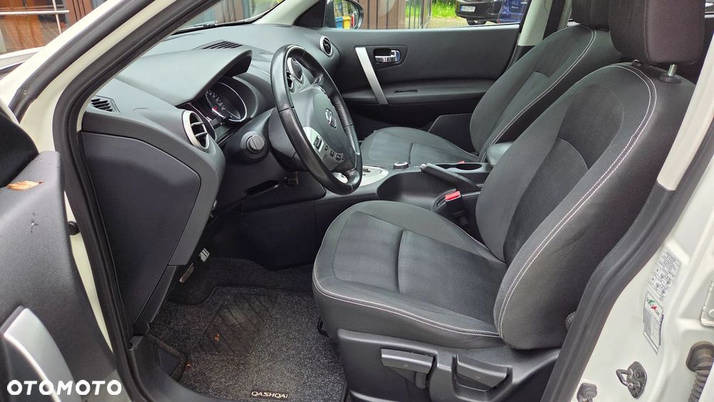 Nissan Qashqai 2.0 dCi 4 x 4 DPF tekna - 22