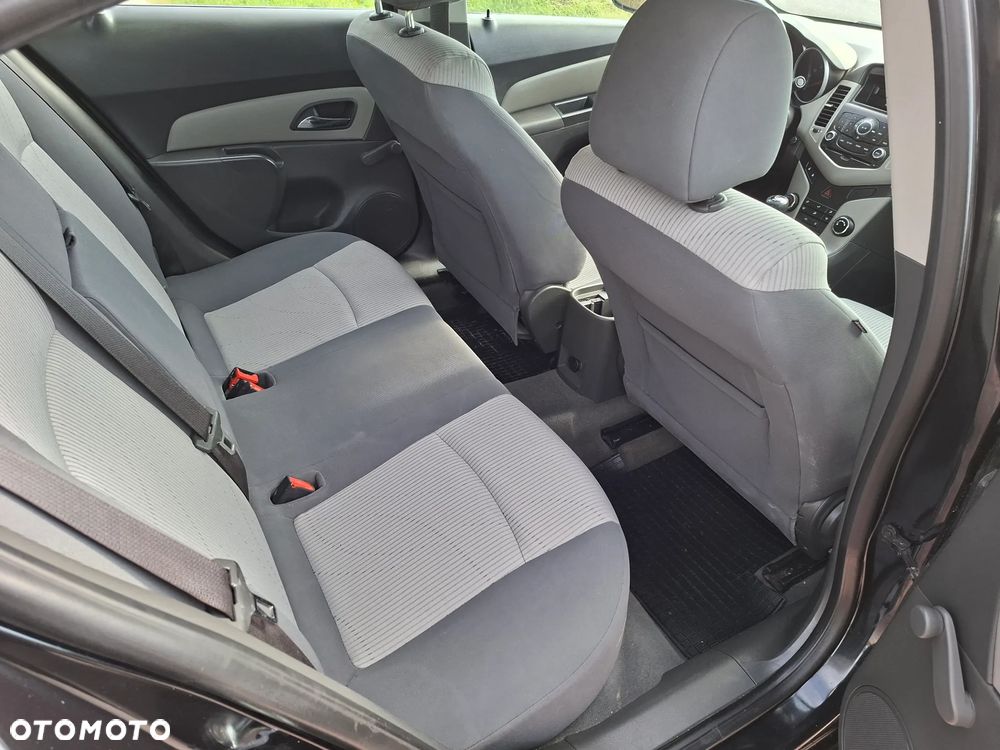 Chevrolet Cruze 1.6 - 9