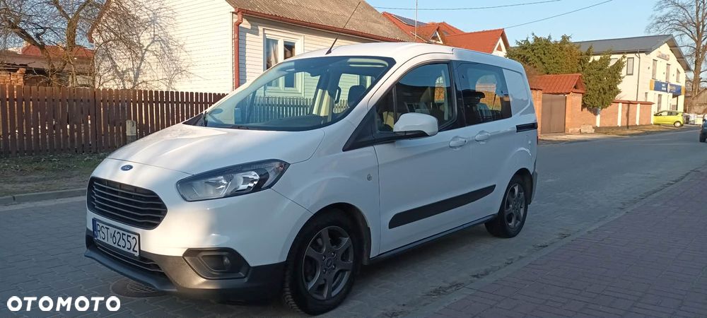 Ford Transit Courier - 1