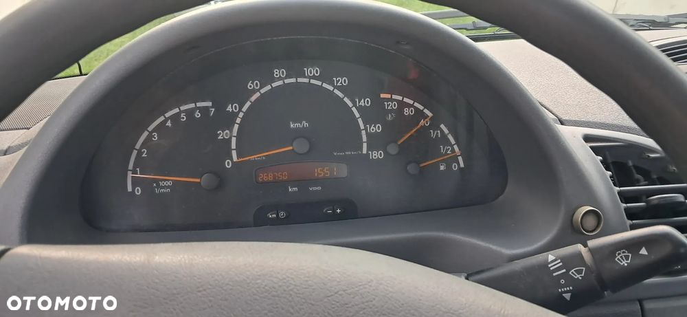 Mercedes-Benz Sprinter - 11