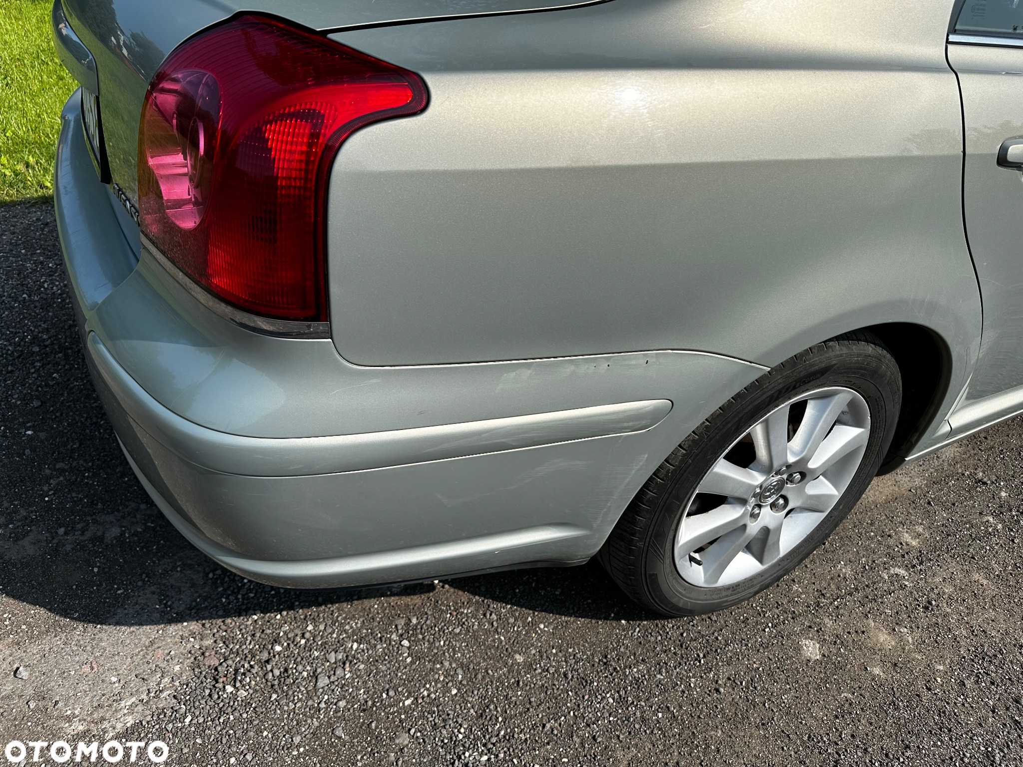 Toyota Avensis 1.8 VVT-i Sol - 13