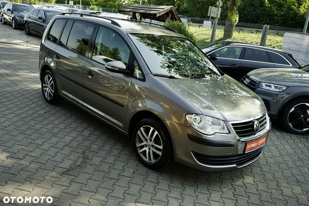 Volkswagen Touran - 9