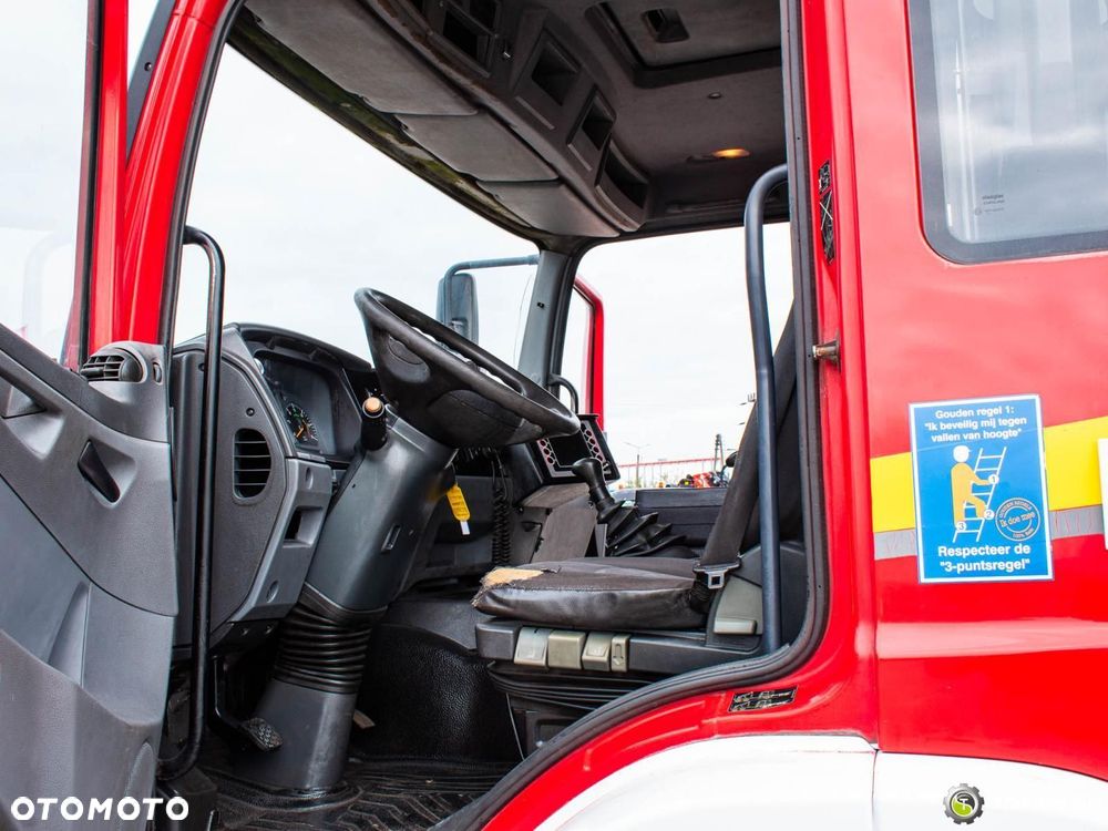 Mercedes-Benz ATEGO 1328 4x4 ZIEGLER LF 20/16 Straż pożarna - 16