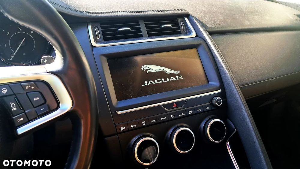 Jaguar E-Pace - 11