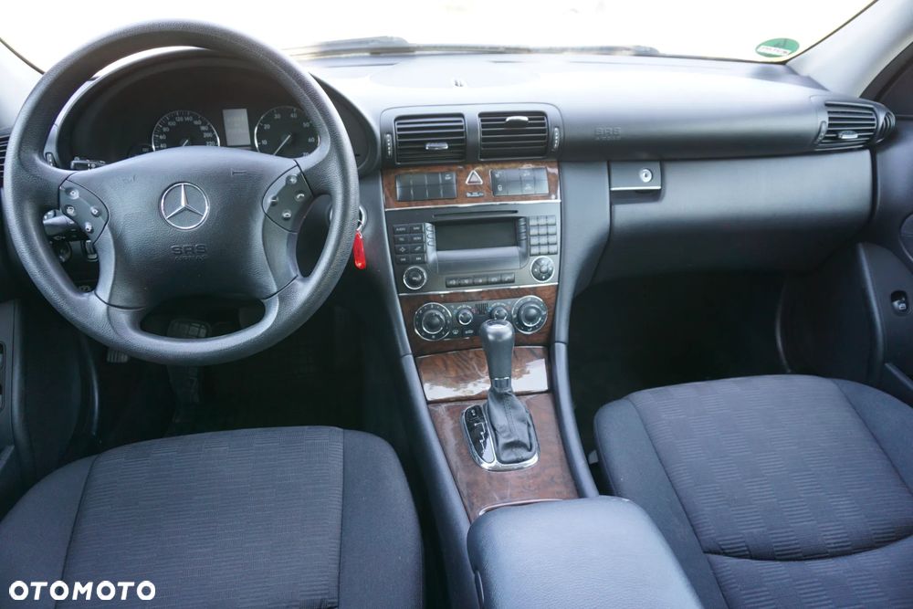 Mercedes-Benz Klasa C 180 Kompressor Classic - 12