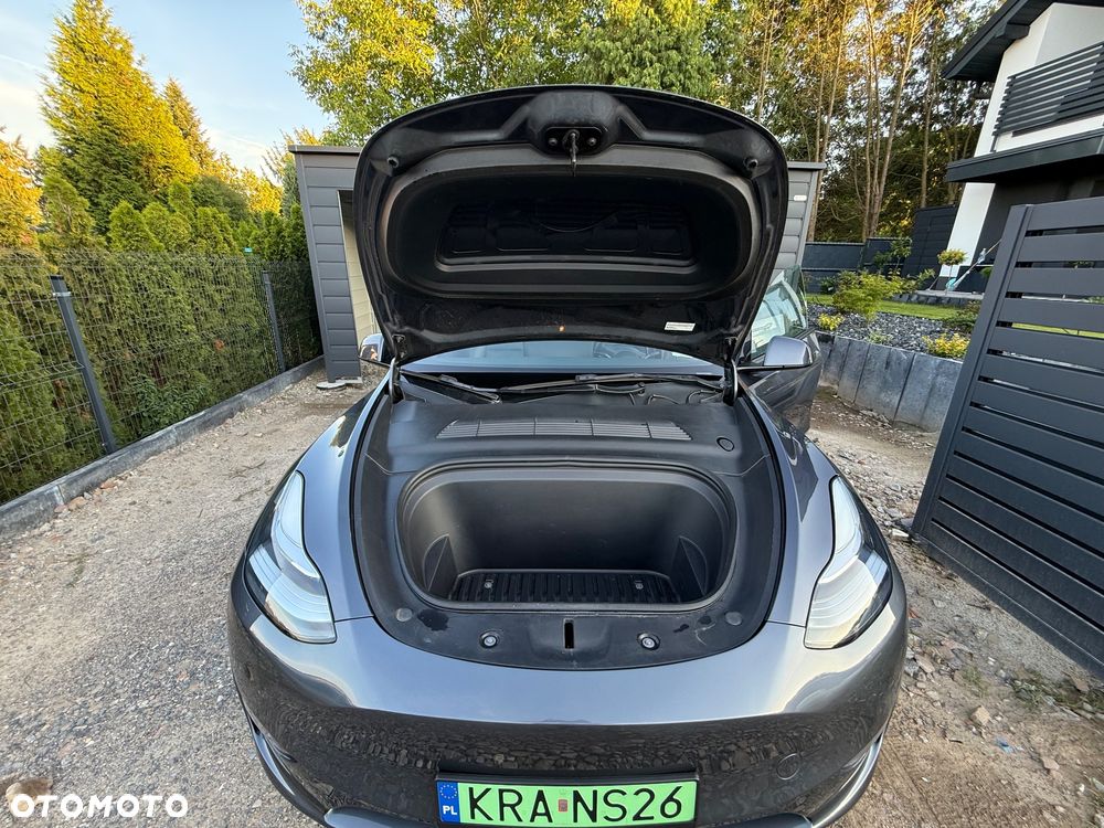 Tesla Model Y Long Range Dual Motor AWD - 17