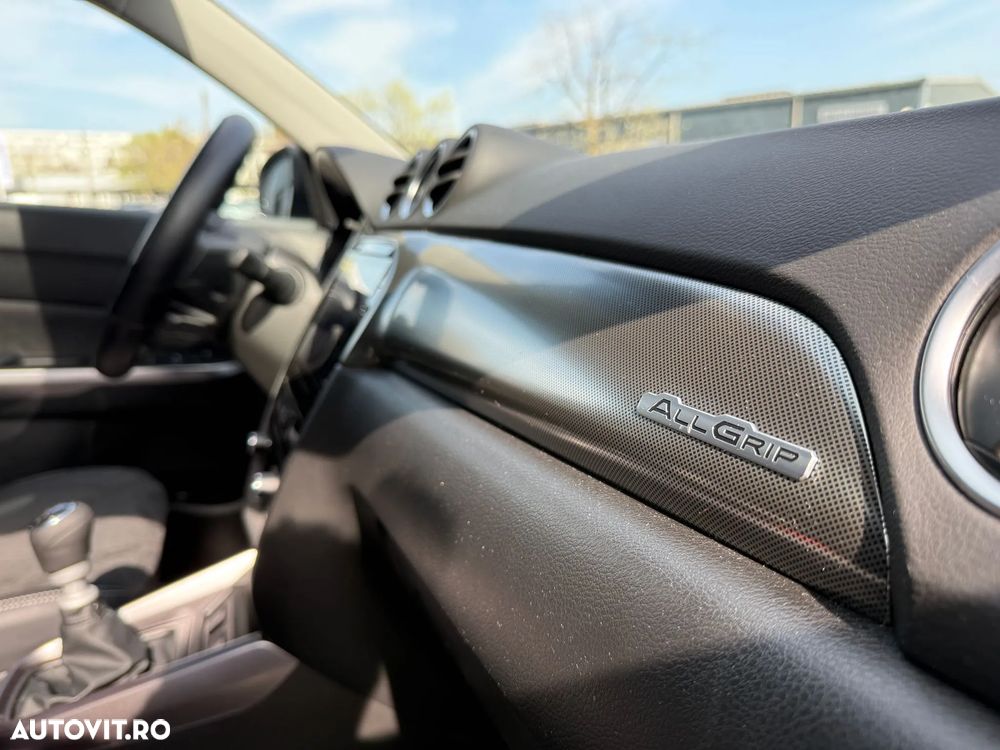 Suzuki Vitara 1.4 Boosterjet 6MT AllGrip MHEV Luxus - 31