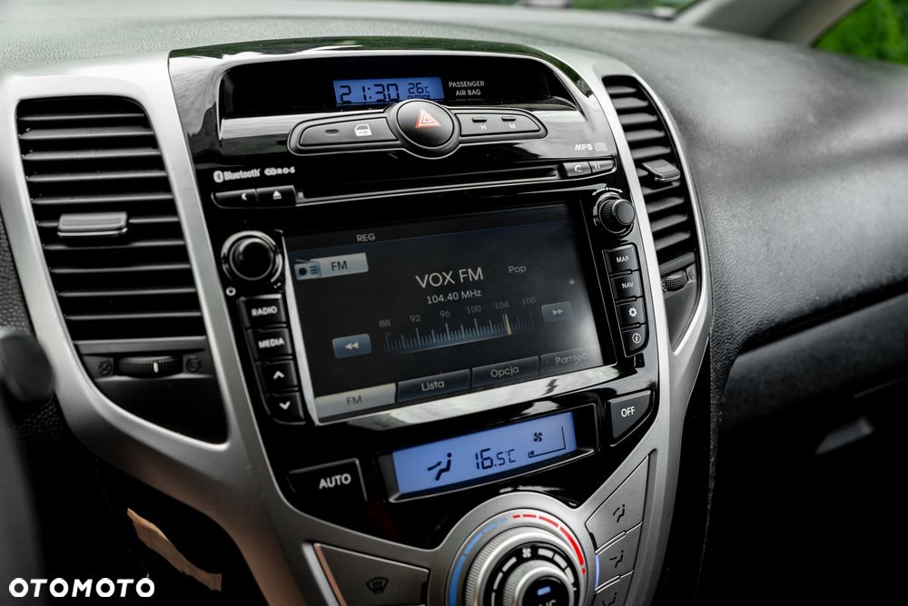 Hyundai ix20 1.4 Premium blue - 16