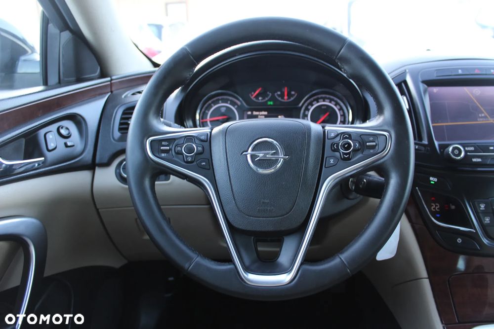 Opel Insignia - 25