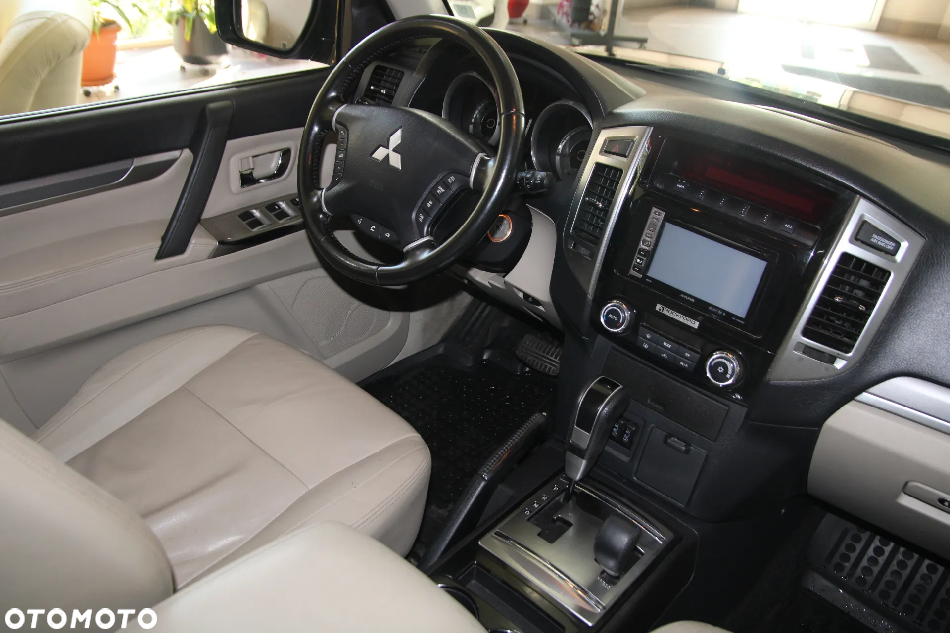 Mitsubishi Pajero 3.2 DID Instyle EU6 - 9