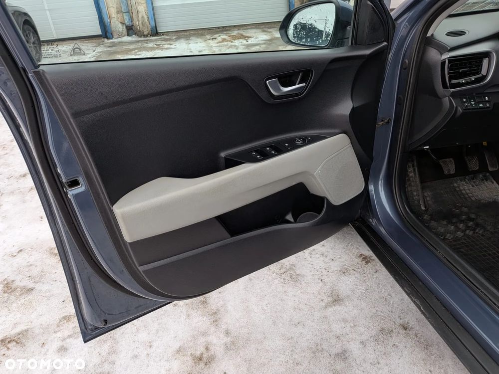 Kia Stonic 1.4 M - 8