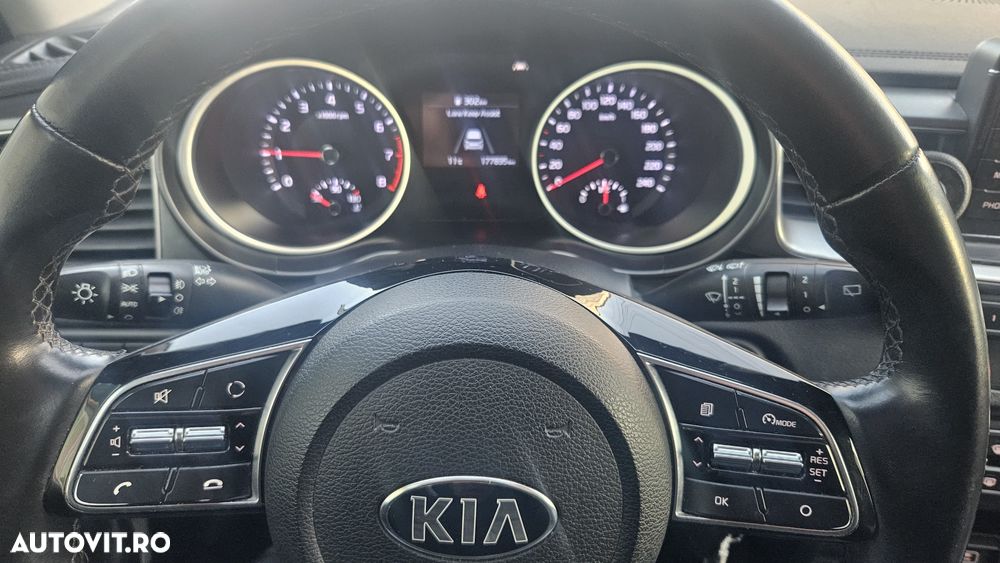 Kia Ceed 1.4 T-GDI Best - 17