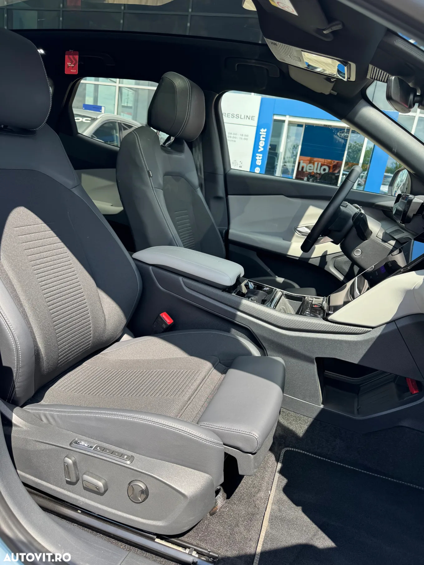 Ford Explorer RWD 77 kWh Extended Range Premium - 13