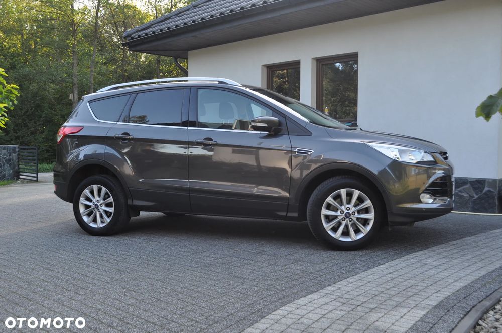 Ford Kuga 2.0 TDCi 2x4 Titanium - 3