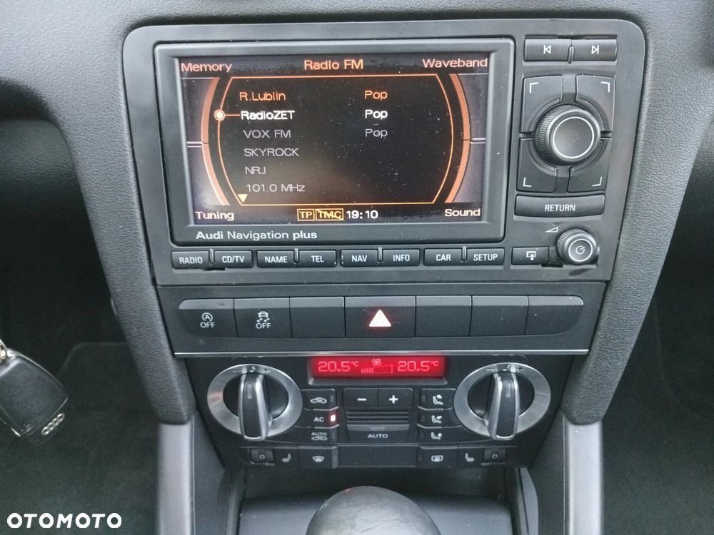 Audi A3 Sportback 1.6 TDI DPF S tronic S line Sportpaket - 14