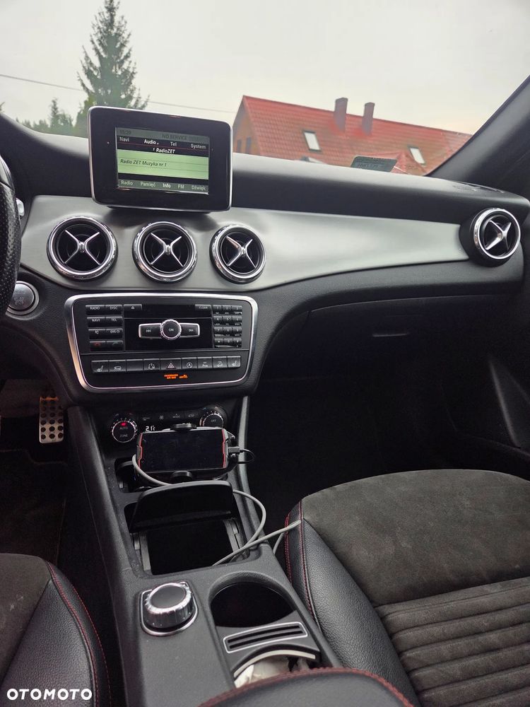 Mercedes-Benz GLA 250 4-Matic - 5