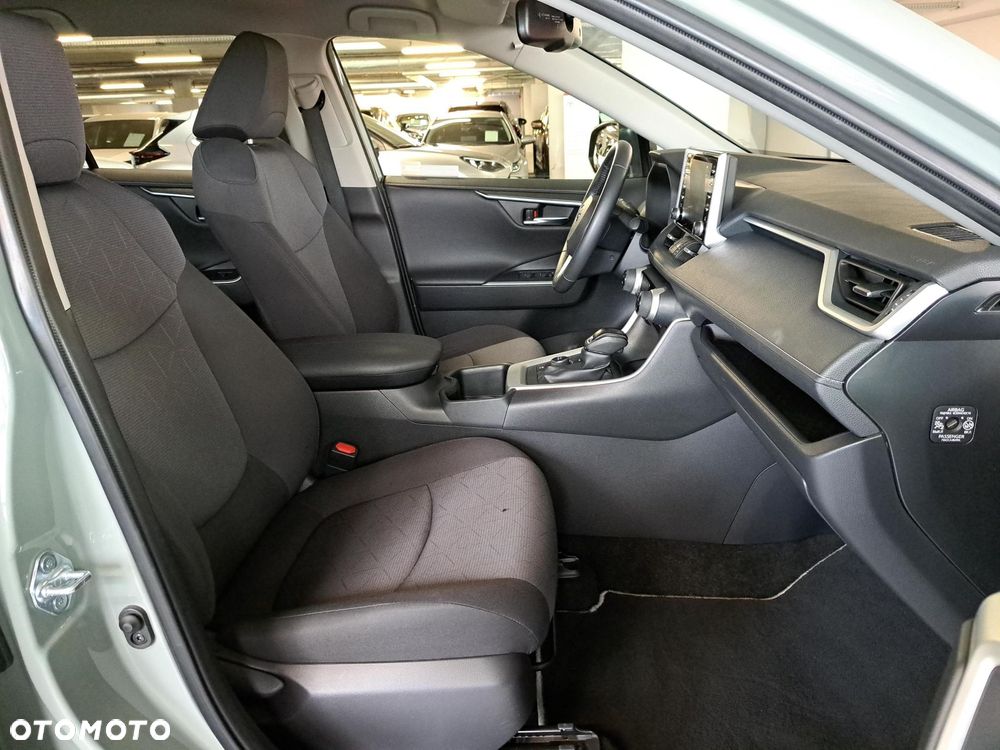 Toyota RAV4 - 11