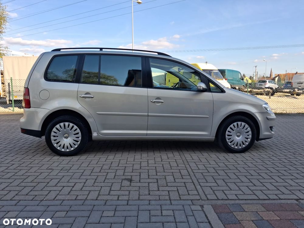 Volkswagen Touran 1.4 TSI DSG Highline - 9
