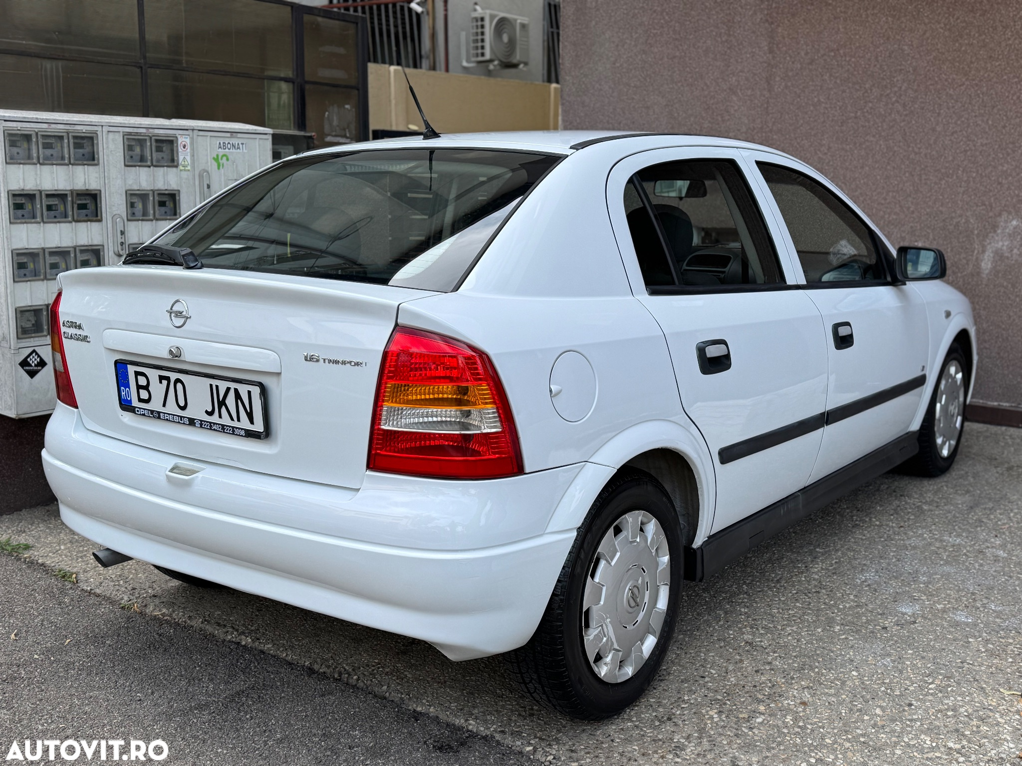 Opel Astra Classic 1.6i - 4
