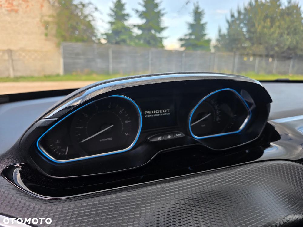 Peugeot 2008 PureTech 130 Allure - 20