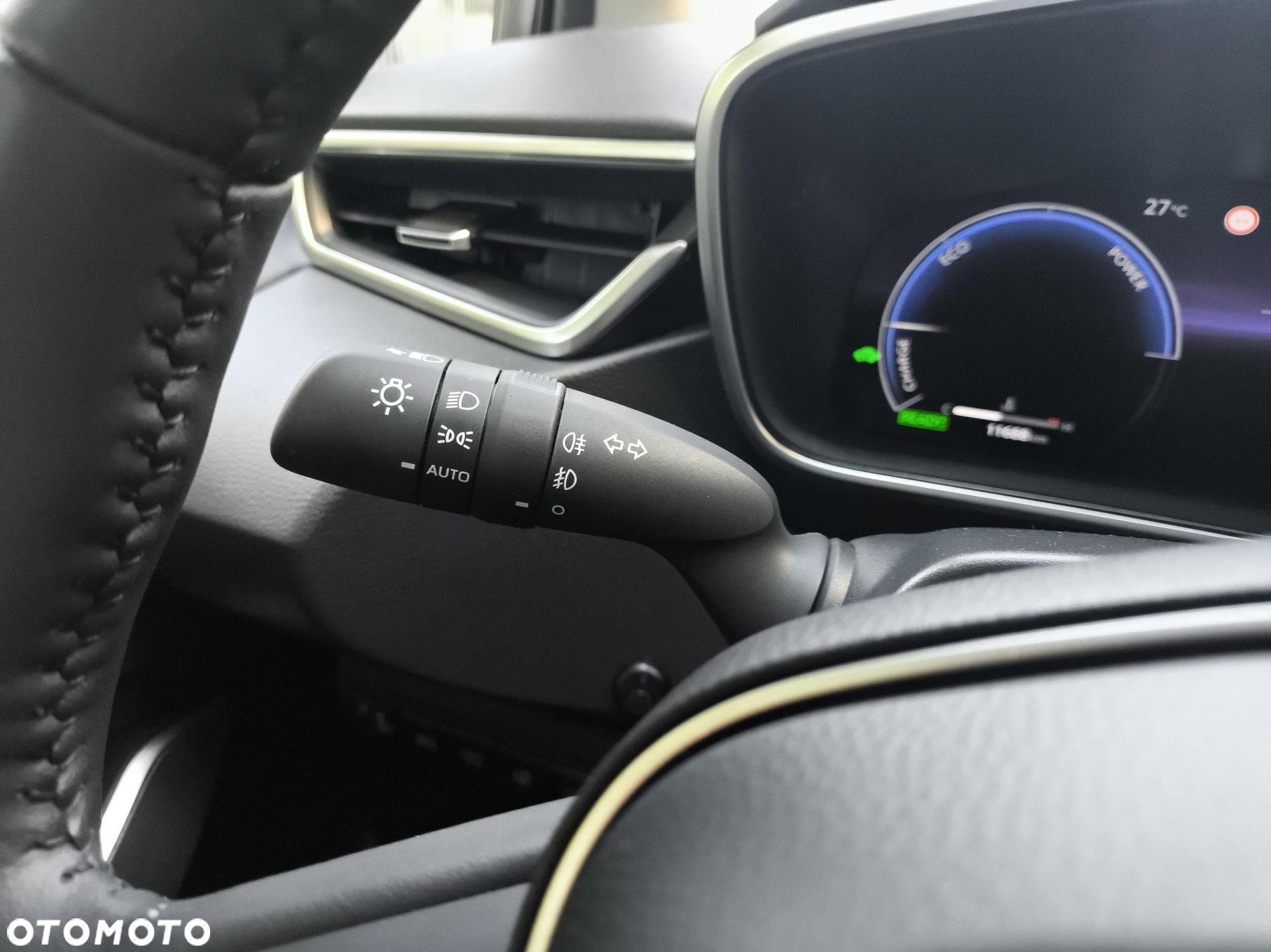 Toyota Corolla 1.8 Hybrid Style - 12