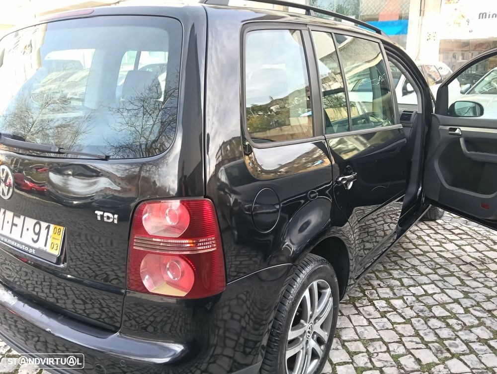 VW Touran 1.9 TDi Highline EC 7L - 11