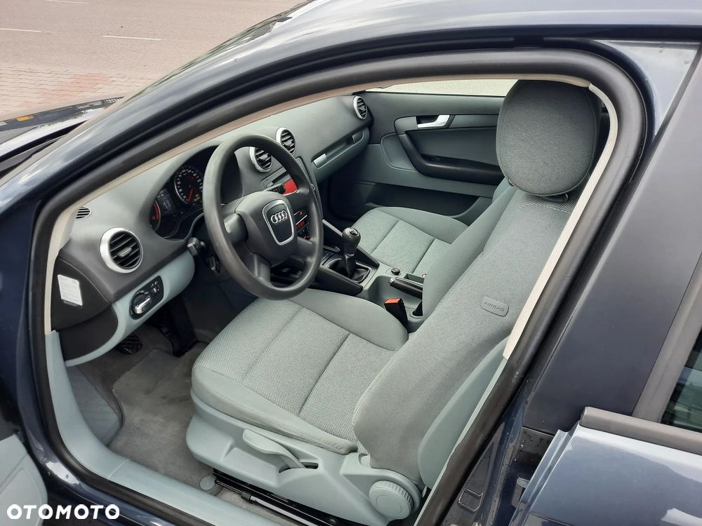 Audi A3 Sportback - 16
